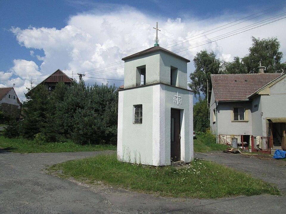 Kaplička v Třebčicích
