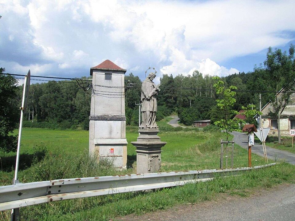 Socha svatého Jana Nepomuckého u Třebčic