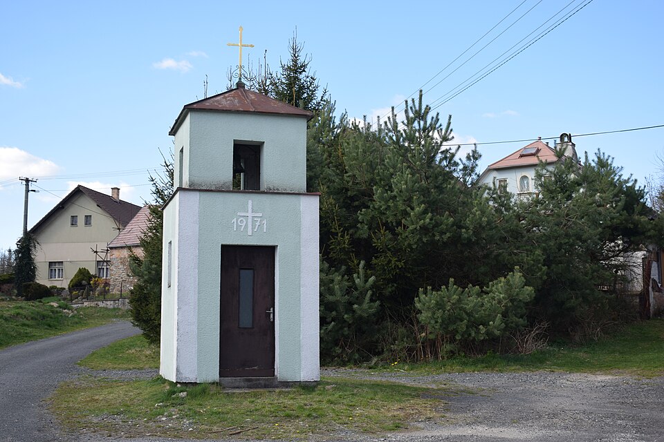 Kaplička v Třebčicích
